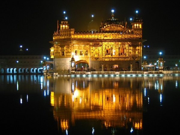 Ghé thăm ngôi đền vàng nổi tiếng nhất thế giới ở ấn độ
