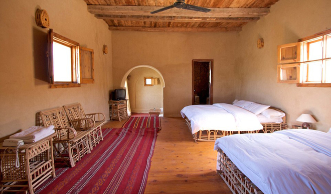 Trở về thời cổ đại với khách sạn không ánh điện giữa sa mạc