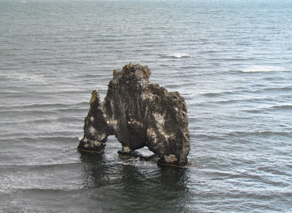 Khám phá 10 bãi biển có mỏm đá đẹp nhất thế giới