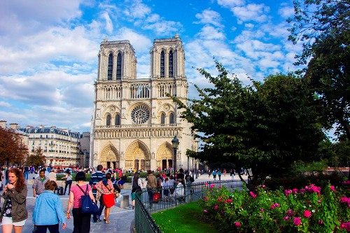 Sự khác biệt thú vị giữa người dân paris và khách du lịch