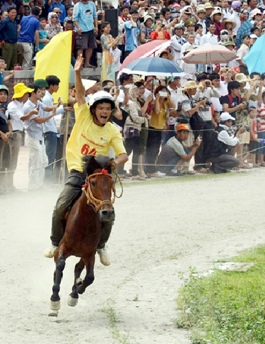 Những lễ hội đua ngựa độc đáo ở việt nam