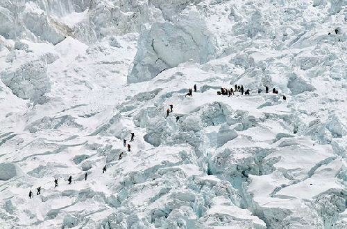 4 du khách thiệt mạng vì tuyết lở trên đỉnh everest