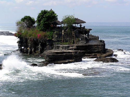 Bali hòn đảo của những đền đài và lễ hội