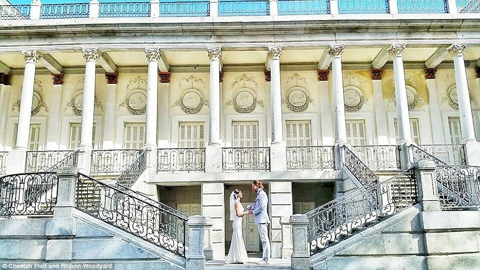 Cặp đôi du lịch qua 12 nước để mừng đám cưới