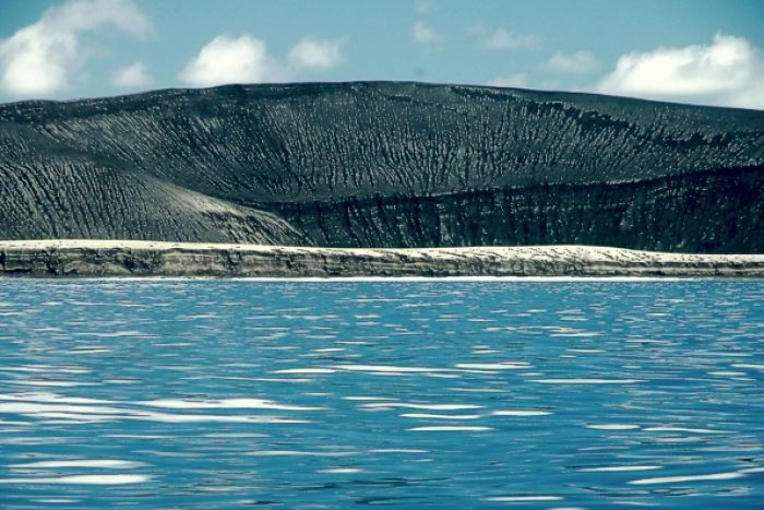 Hình ảnh thú vị về hòn đảo mới hình thành ở thái bình dương