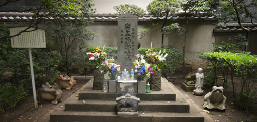 Câu chuyện lời nguyền ma quái của ngôi mộ nghìn năm ở tokyo