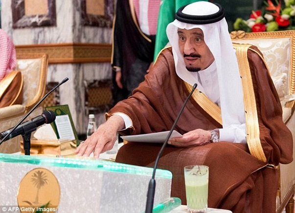 Đóng cửa bãi biển nude người pháp nổi điên với hoàng gia saudi