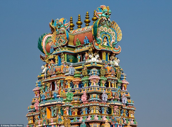 Cận cảnh ngôi đền meenakshi màu mè và lâu đời nhất ấn độ