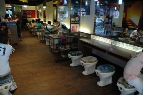 Những nhà hàng lấy ý tưởng từ nhà vệ sinh