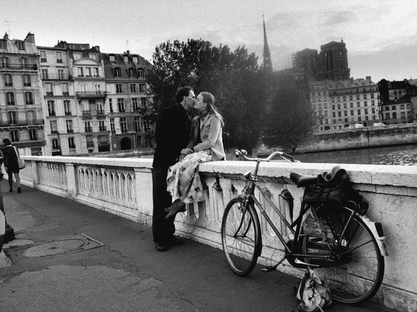 Paris đẹp yên bình qua những bức ảnh đen trắng trước khủng bố