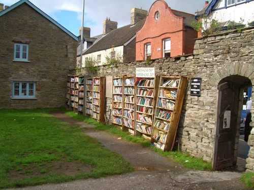 Hay-on-wye thị trấn nhỏ cho người yêu sách