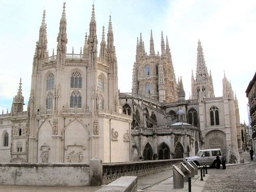 Burgos thánh địa của những nhà thờ cổ
