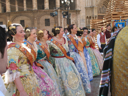 Thú vị lễ hội las fallas và hành trình khám phá valencia