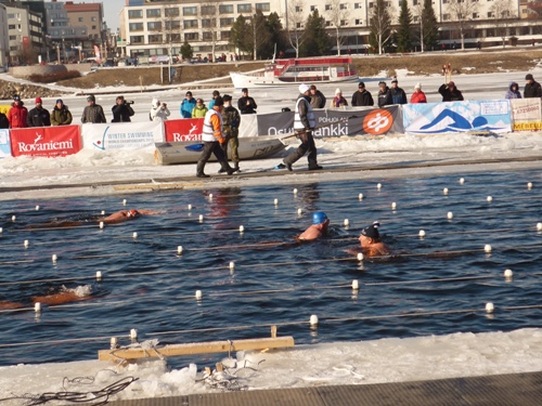Truyền thống bơi lội giữa mùa đông ở phần lan