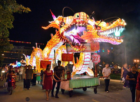 Đêm hội Trung thu lớn nhất Việt Nam | Cảnh Đẹp Blog