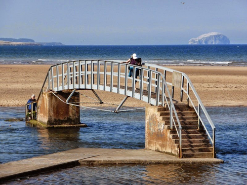 Cây cầu xuống gặp long vương ở scotland