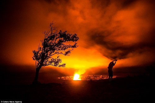 Nghẹt thở với bộ ảnh ngoạn mục bên miệng núi lửa hawaii