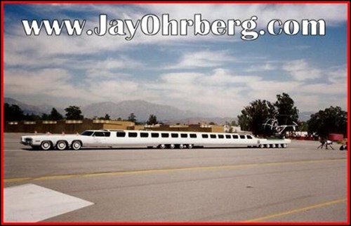 siêu xe limousine dài 30 mét giá hơn 90 tỷ đồng