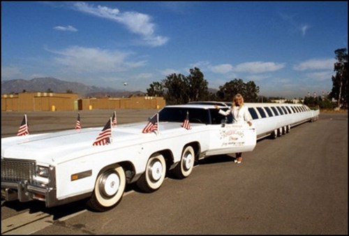 siêu xe limousine dài 30 mét giá hơn 90 tỷ đồng