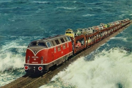 Cảnh tàu hỏa chạy giữa biển ở châu âu