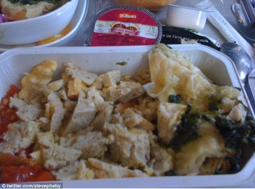 Những món ăn kinh dị trên máy bay bạn không dám tin là thật