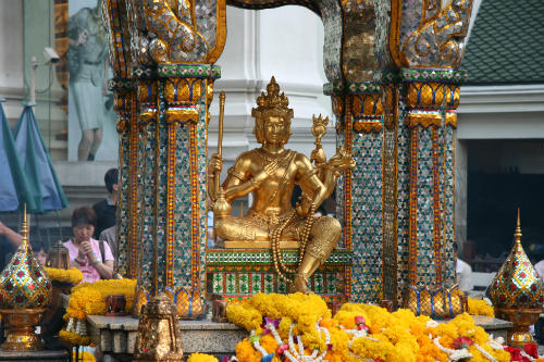 Huyền thoại ngôi đền erawan bị đánh bom ở bangkok