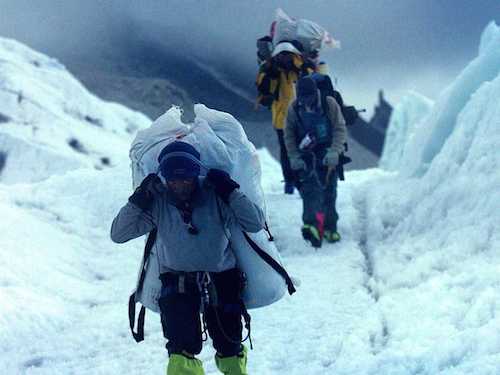 Everest - đỉnh núi không thể bị chinh phục năm 2015